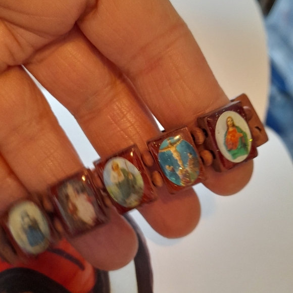 Wooden Braceket With Religious Images - Picture 3 of 7